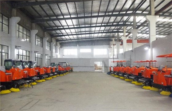 潔博士掃地車(chē)倉庫