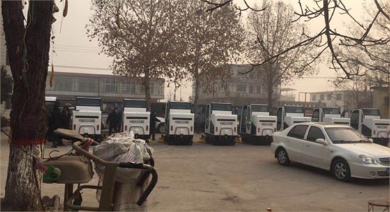 電動(dòng)掃地車(chē)接收現場(chǎng)