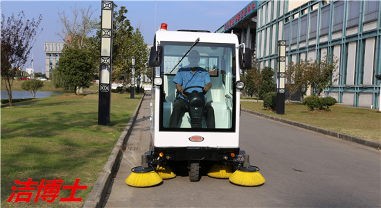 潔博士純電動(dòng)掃地車(chē)