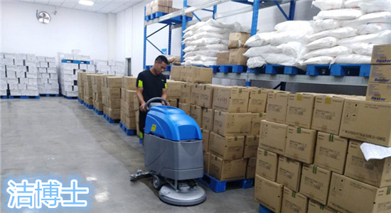 潔博士半自動(dòng)洗地機