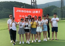 揮越巔峰、縱情果嶺，潔博士冠軍小組鐘山高爾夫體驗之旅