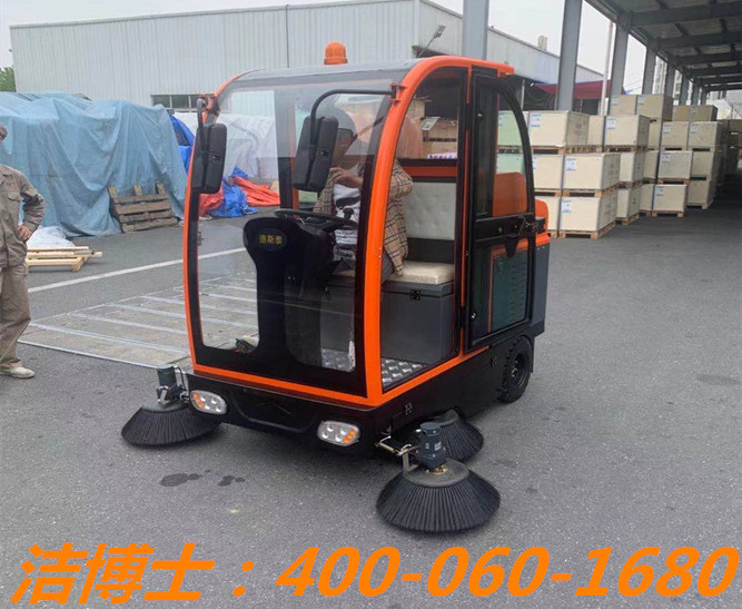 潔博士駕駛掃地車(chē)客戶(hù)案例-廣州三好物業(yè)管理有限公司