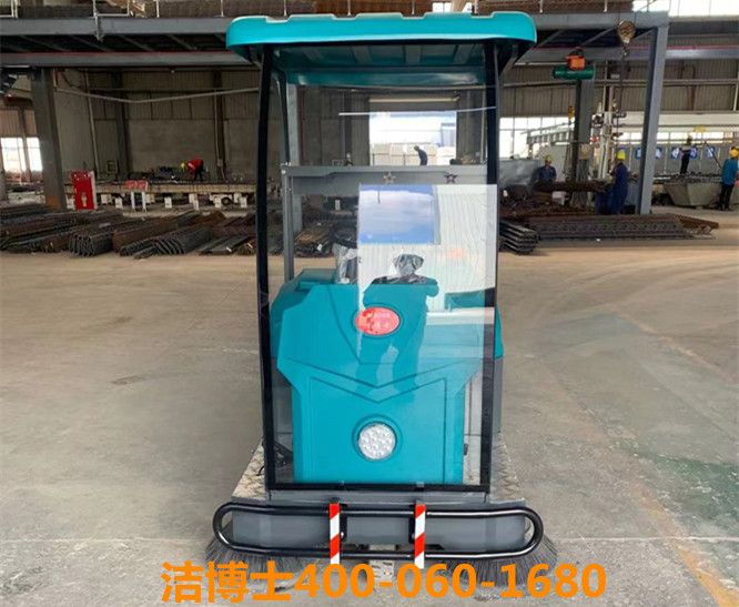 潔博士駕駛掃地機客戶(hù)案例-南京平達綠色建材科技有限公司